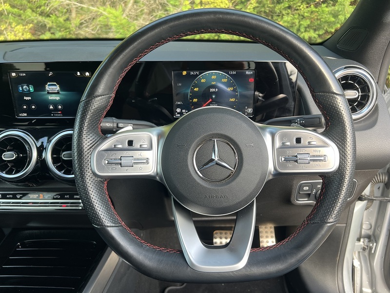 Mercedes-Benz GLB GLB200 AMG Line - U12763