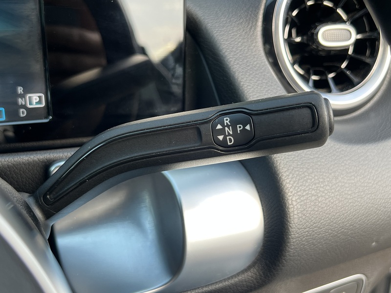 Mercedes-Benz GLB GLB200 AMG Line - U12763