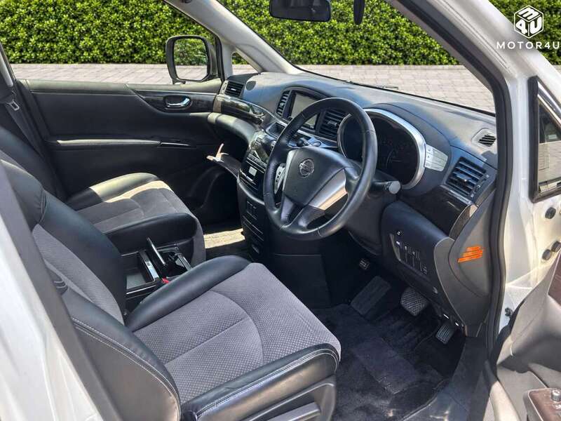 Nissan El Grand Rider Black Cloth Seat - U12766