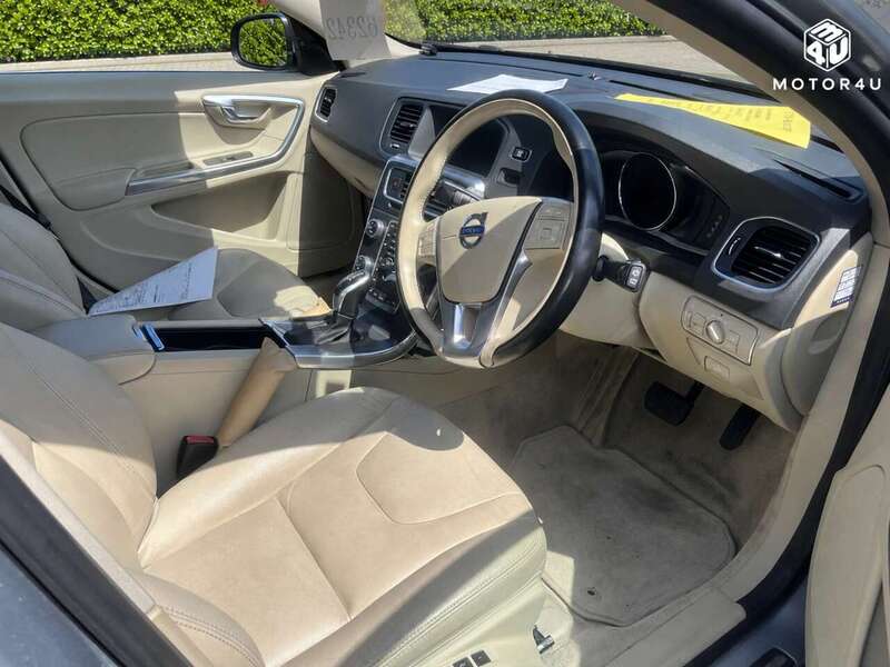 Volvo V60 D4 Se - U12767