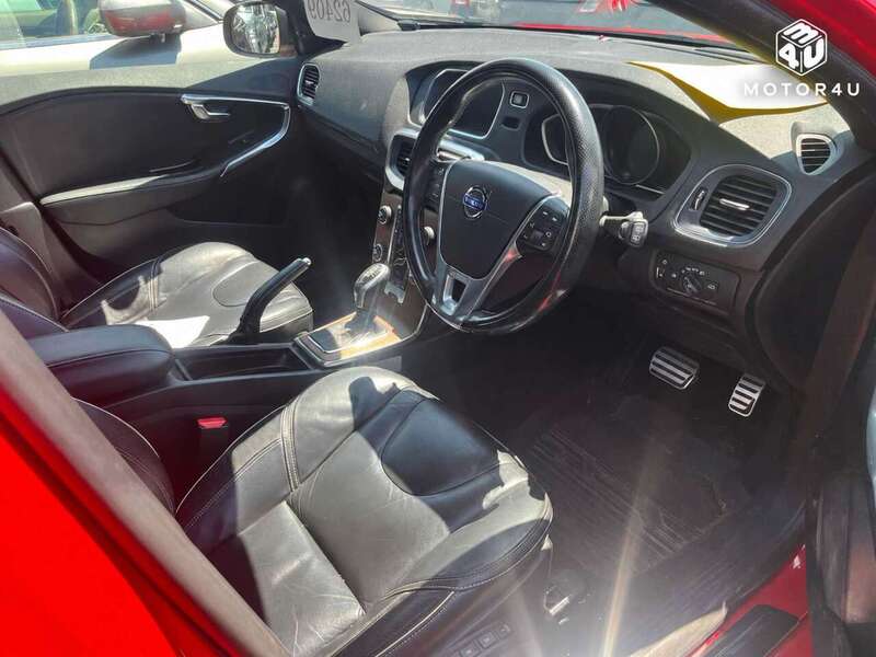Volvo V40 T5 R-Design - U12782