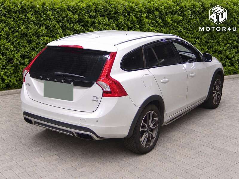 Volvo V60 T5 Cross Country AWD - U12784