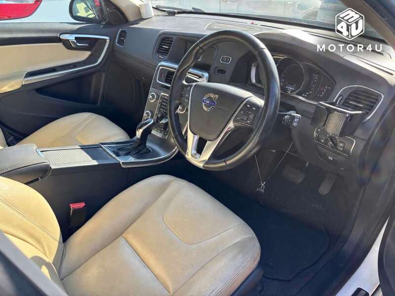 Volvo V60 T5 Cross Country AWD - U12784