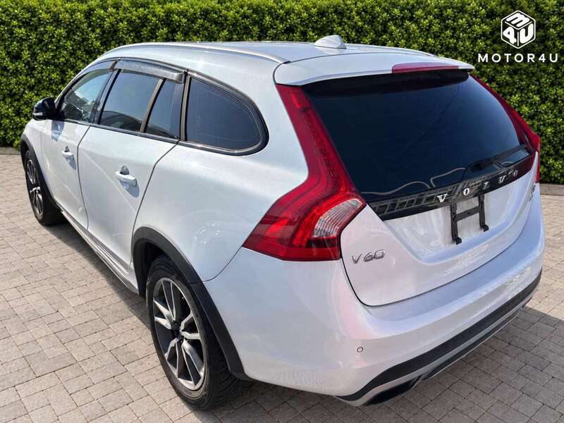 Volvo V60 T5 Cross Country AWD - U12784