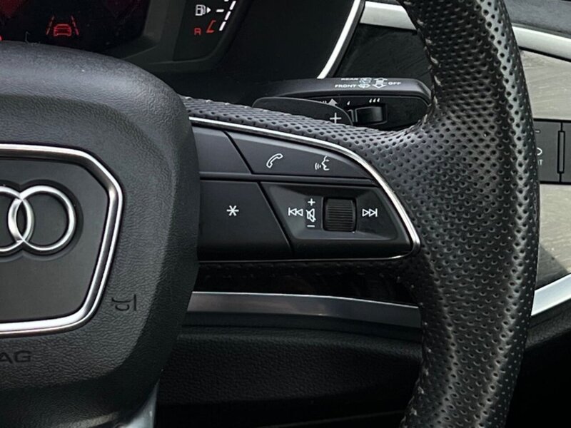 Audi Q3 TFSI CoD Vorsprung - U6949