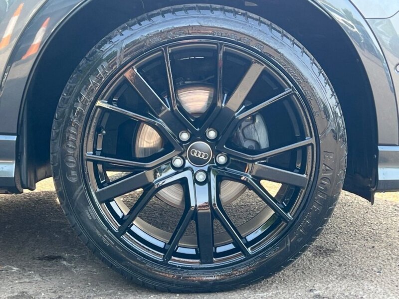 Audi Q3 TFSI CoD Vorsprung - U6949