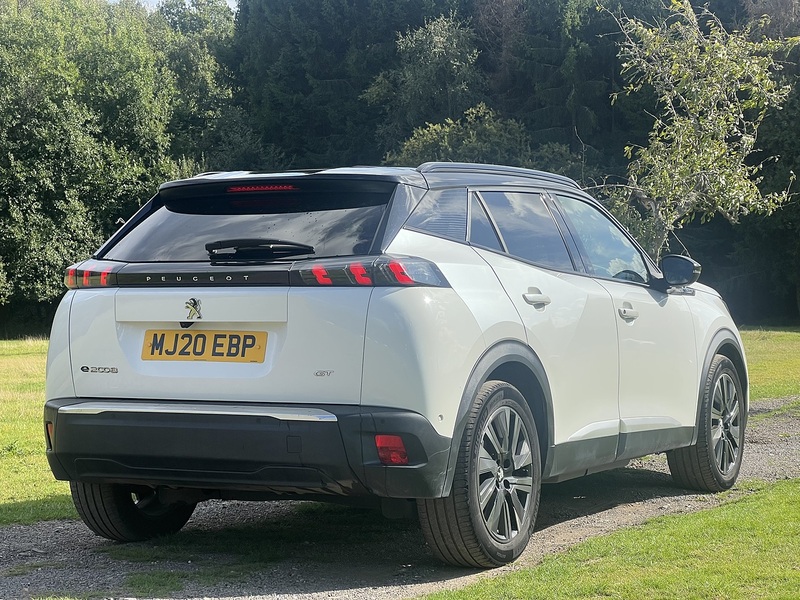 Peugeot e-2008 GT - U8270