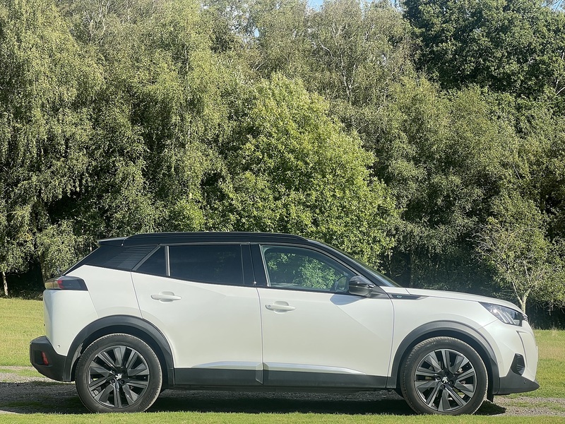 Peugeot e-2008 GT - U8270