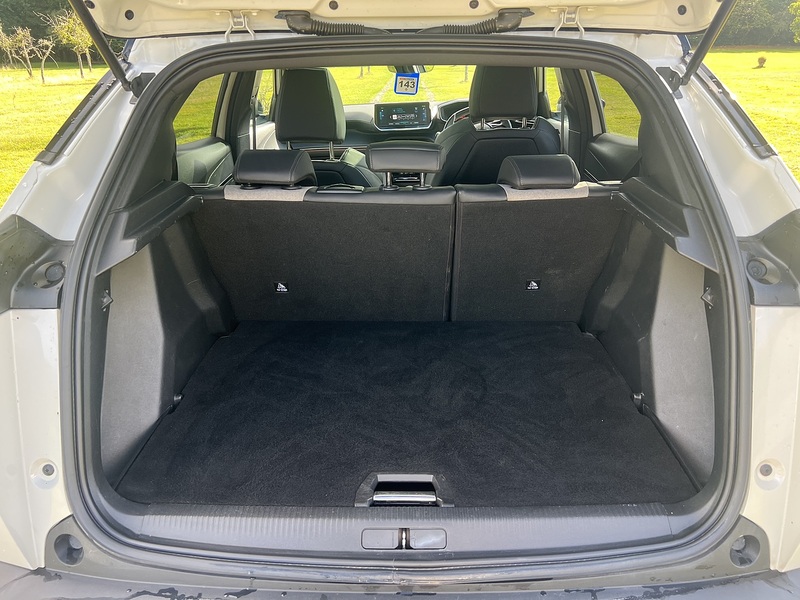 Peugeot e-2008 GT - U8270