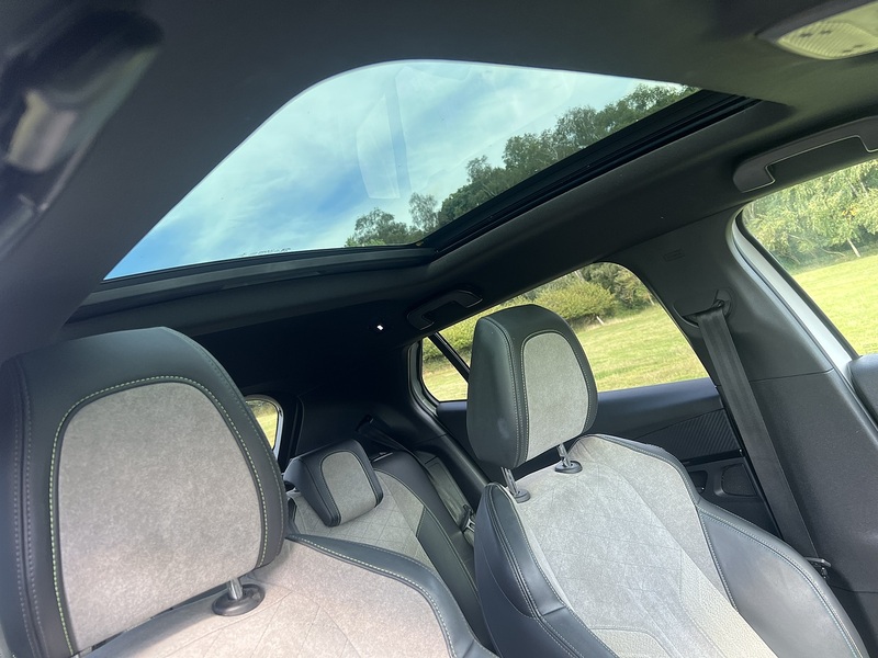 Peugeot e-2008 GT - U8270