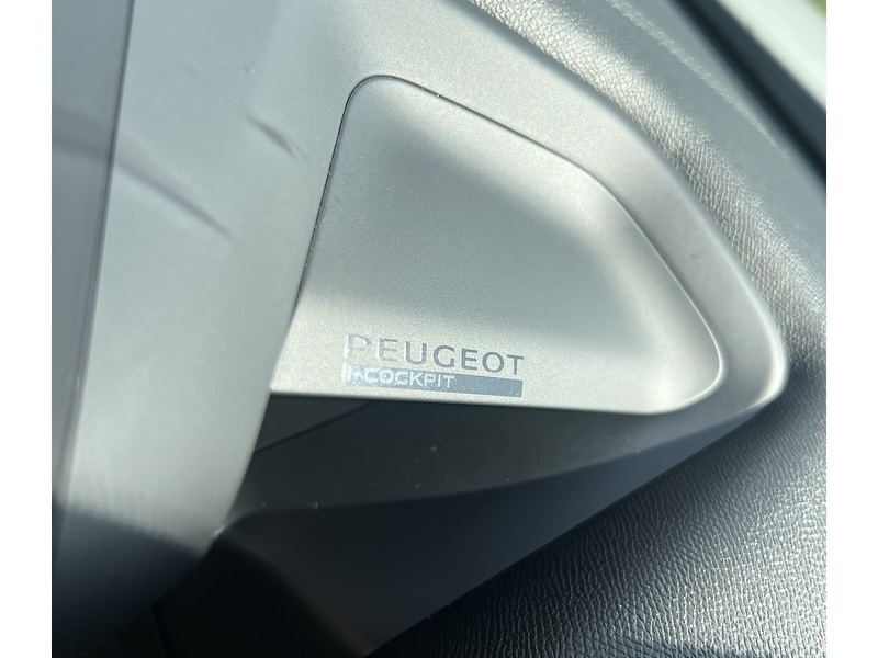 Peugeot e-2008 GT - U8270