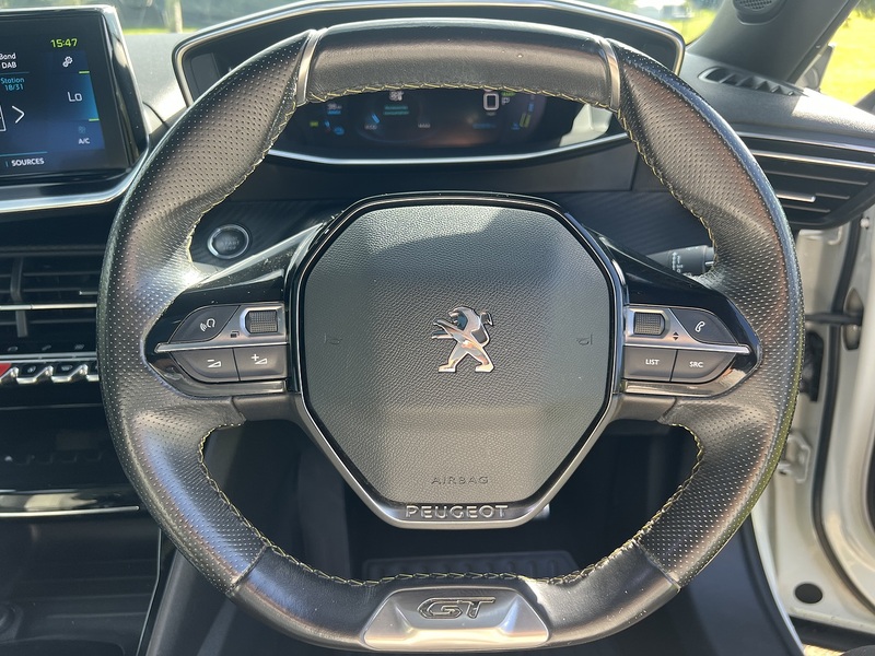 Peugeot e-2008 GT - U8270