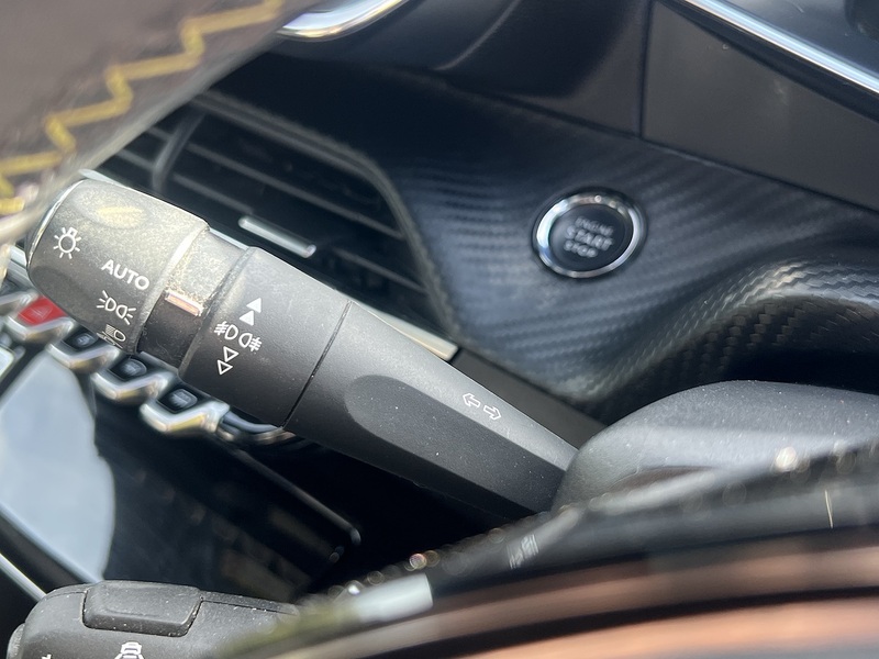 Peugeot e-2008 GT - U8270