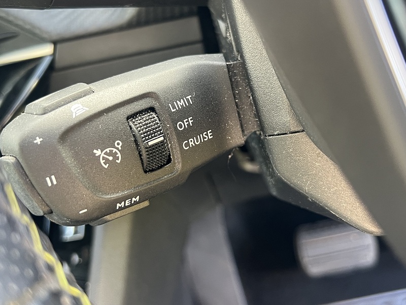 Peugeot e-2008 GT - U8270