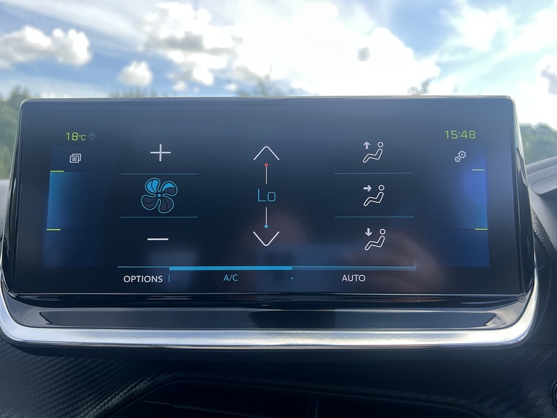 Peugeot e-2008 GT - U8270