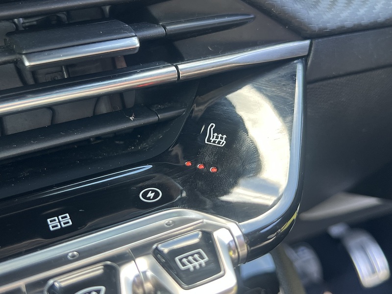 Peugeot e-2008 GT - U8270