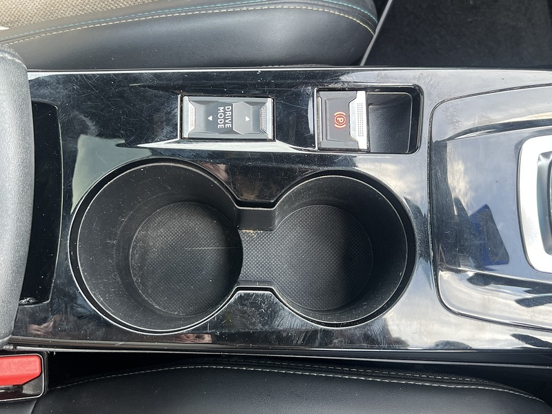 Peugeot e-2008 GT - U8270