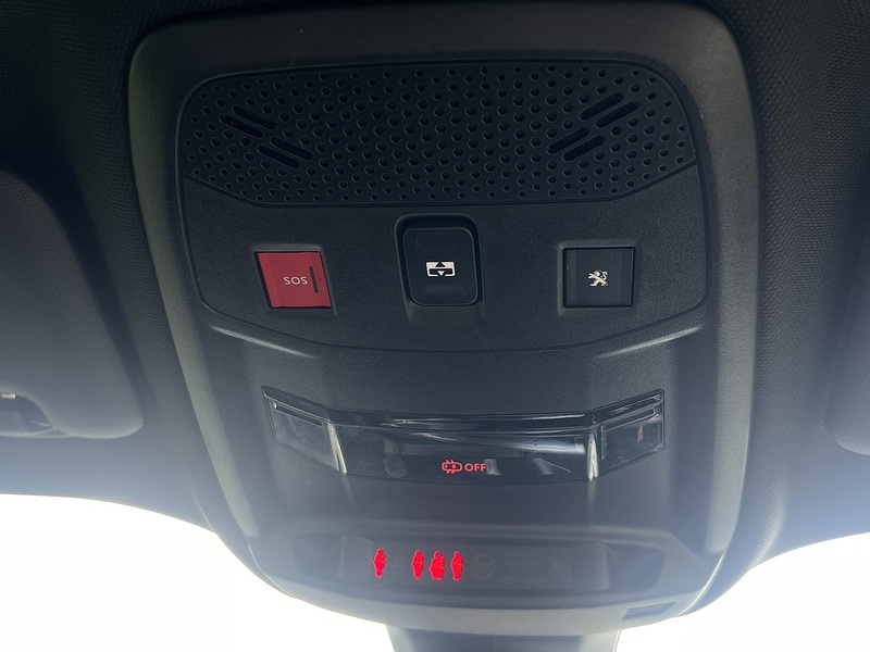 Peugeot e-2008 GT - U8270