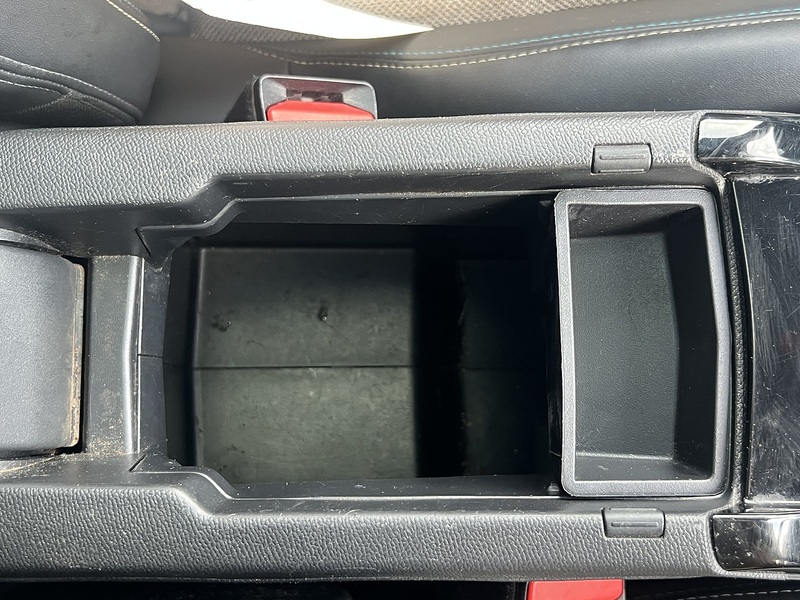 Peugeot e-2008 GT - U8270