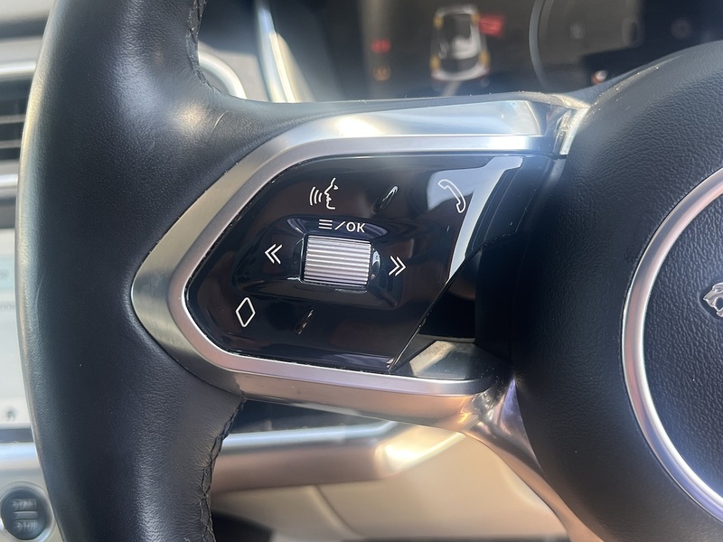 Jaguar I-PACE 400 SE - U8371