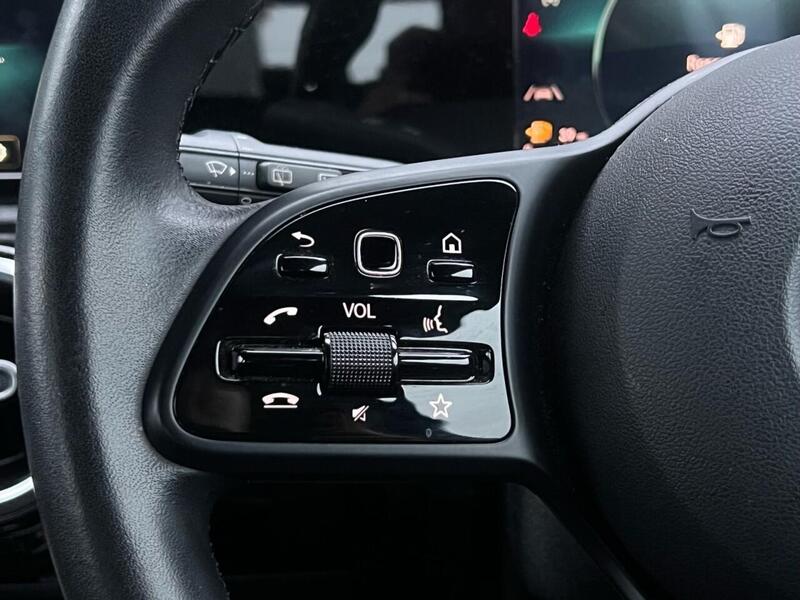 MERCEDES-BENZ A-CLASS 1.5 A 180 D SE 5d 114 BHP 1 OWNER FROM NEW|REVERSE CAMERA|NAV - U8941