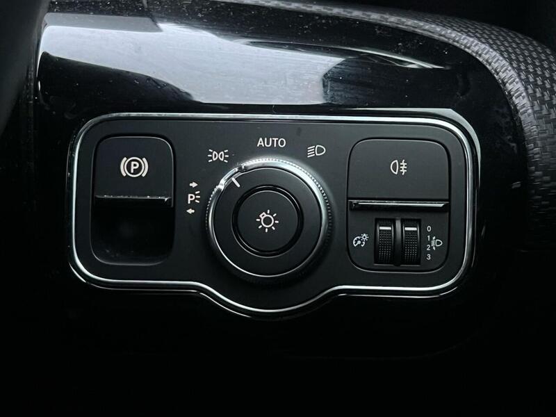 MERCEDES-BENZ A-CLASS 1.5 A 180 D SE 5d 114 BHP 1 OWNER FROM NEW|REVERSE CAMERA|NAV - U8941