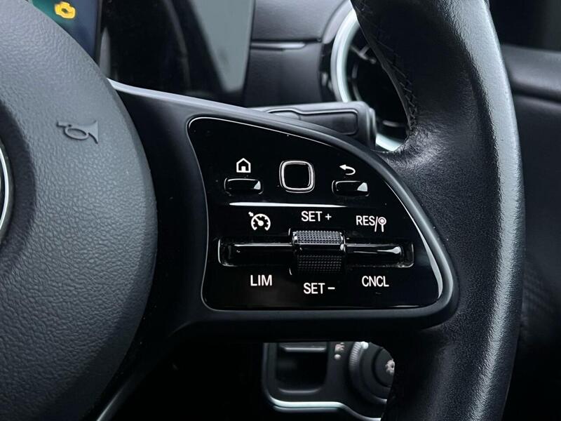 MERCEDES-BENZ A-CLASS 1.5 A 180 D SE 5d 114 BHP 1 OWNER FROM NEW|REVERSE CAMERA|NAV - U8941