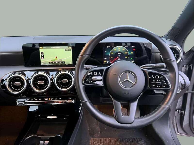 MERCEDES-BENZ A-CLASS 1.5 A 180 D SE 5d 114 BHP 1 OWNER FROM NEW|REVERSE CAMERA|NAV - U8941