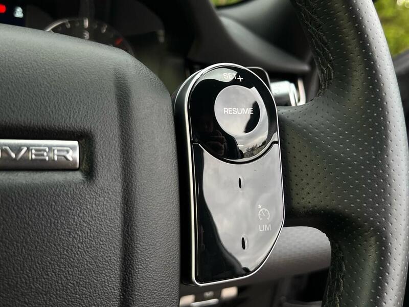 LAND ROVER RANGE ROVER EVOQUE 2.0 R-DYNAMIC MHEV 5d 178 BHP 1 OWNER FROM NEW|VAT QUALIFYING - U9321