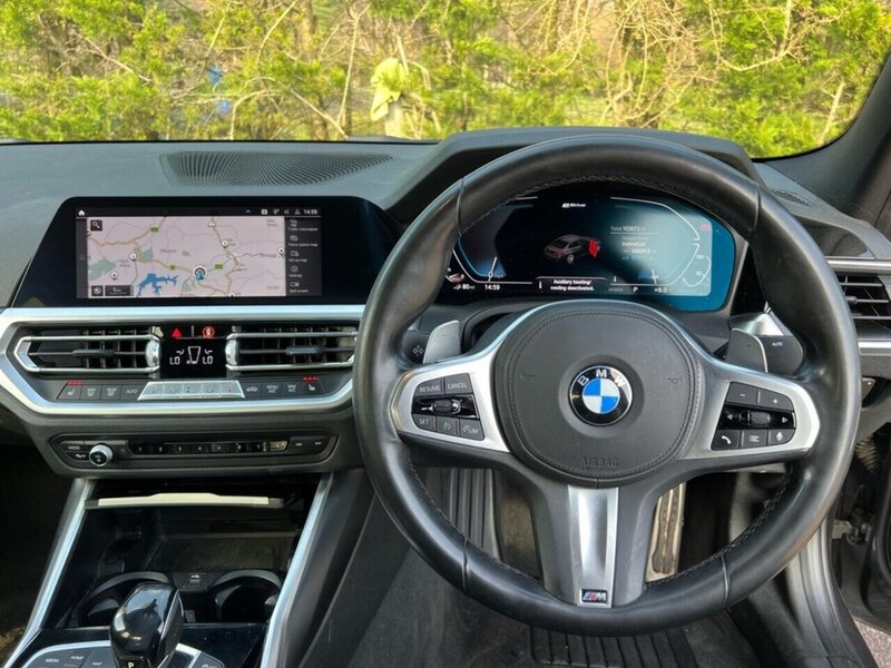 BMW 3 Series 330e M Sport - U9367