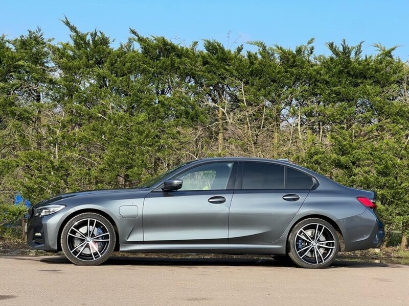 BMW 3 Series 330e M Sport - U9367