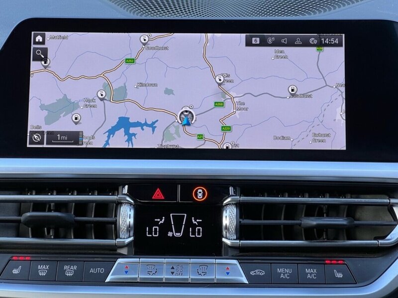 BMW 3 Series 330e M Sport - U9367