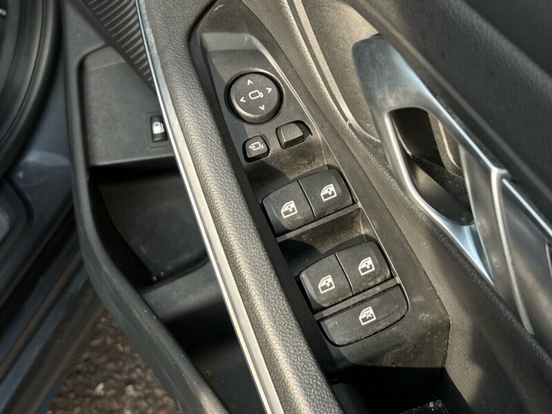 BMW 3 Series 330e M Sport - U9367