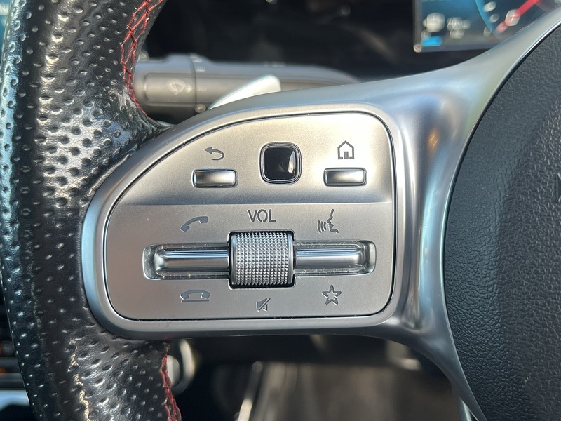 Mercedes-Benz A Class A250e AMG Line - U9381