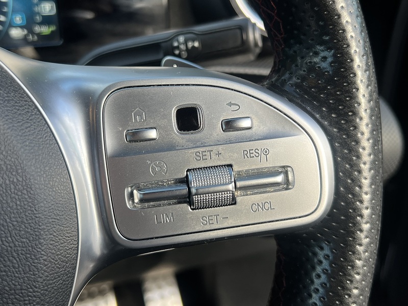 Mercedes-Benz A Class A250e AMG Line - U9381