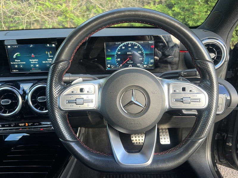 Mercedes-Benz A Class A250e AMG Line - U9381