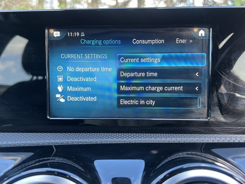 Mercedes-Benz A Class A250e AMG Line - U9381