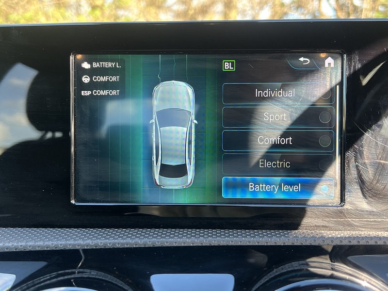 Mercedes-Benz A Class A250e AMG Line - U9381