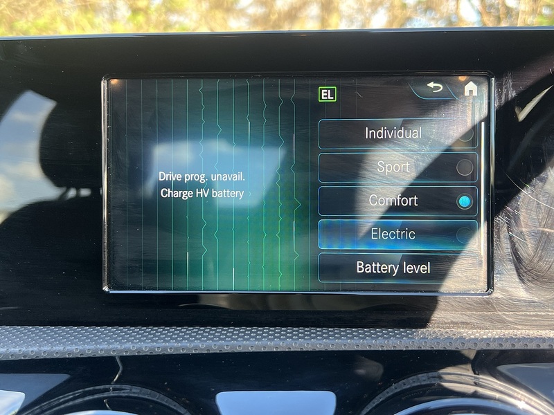 Mercedes-Benz A Class A250e AMG Line - U9381