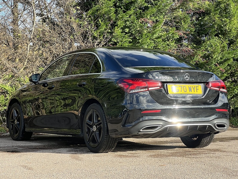 Mercedes-Benz A Class A250e AMG Line - U9381