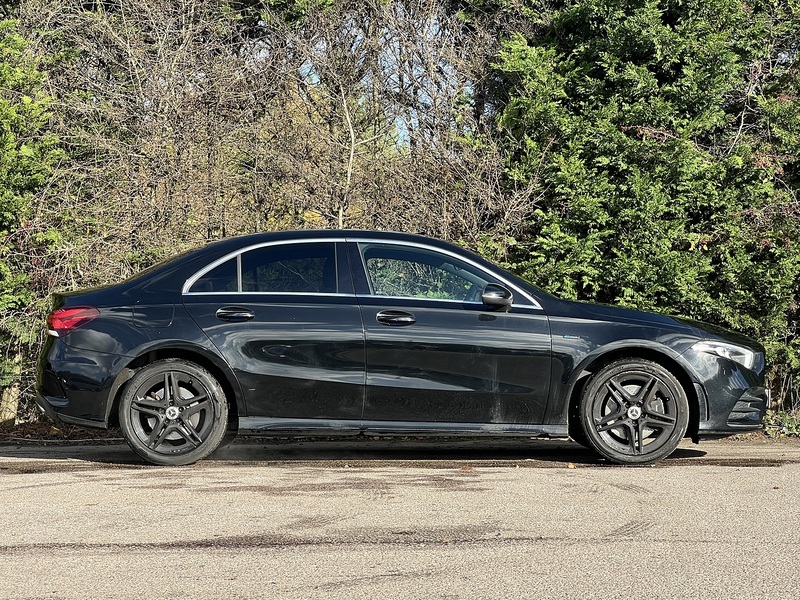Mercedes-Benz A Class A250e AMG Line - U9381