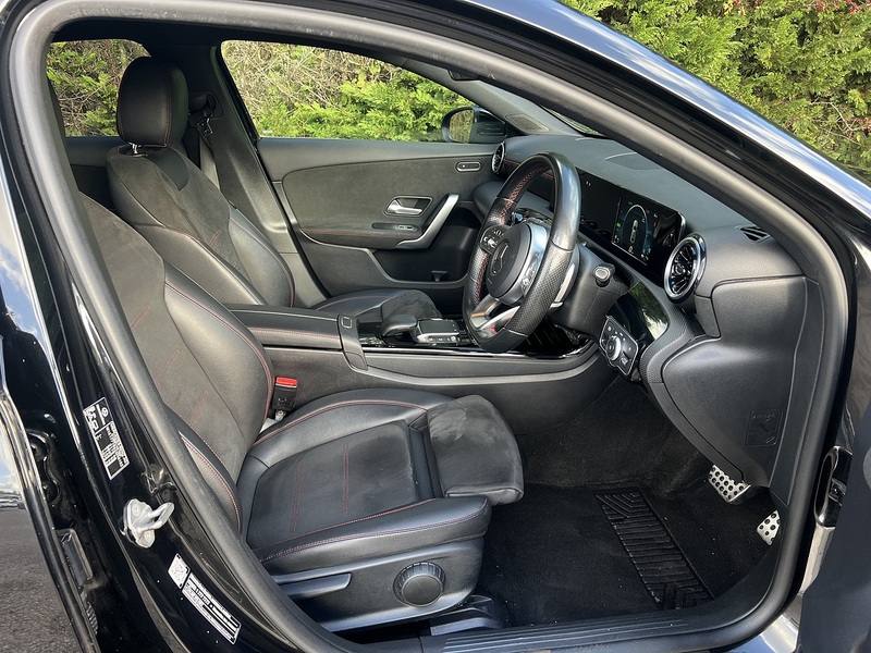 Mercedes-Benz A Class A250e AMG Line - U9381