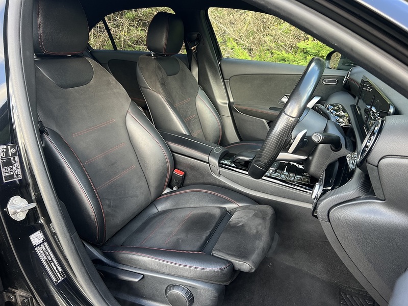 Mercedes-Benz A Class A250e AMG Line - U9381