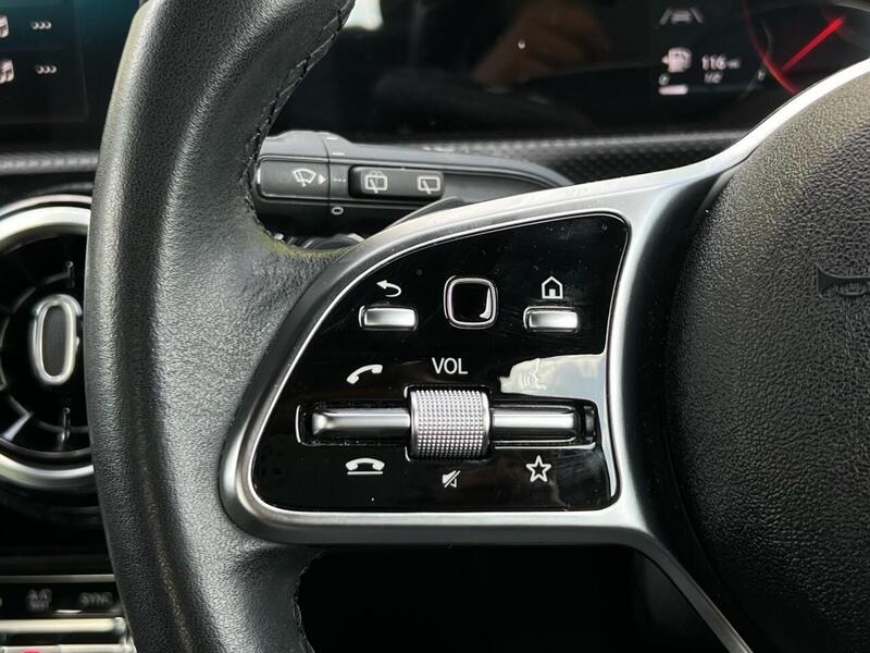 MERCEDES-BENZ A-CLASS 1.5 A 180 D SPORT EXECUTIVE 5d 114 BHP 1 OWNER FROM NEW|PARK ASSIST|R/CAM - U9556