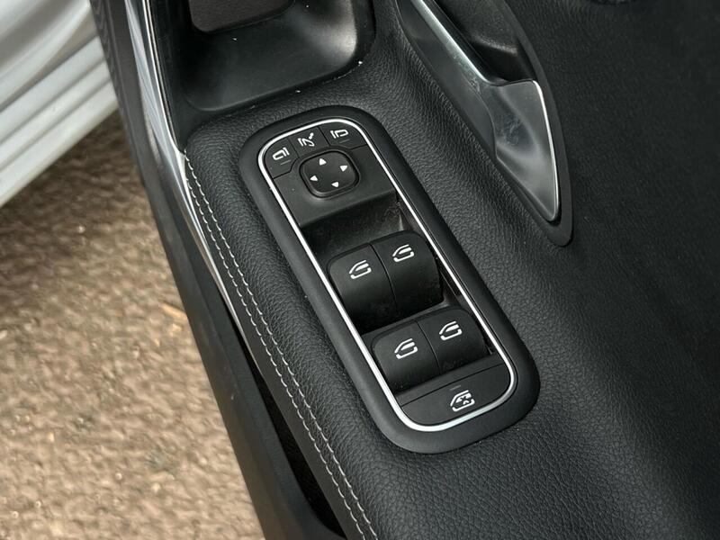 MERCEDES-BENZ A-CLASS 1.5 A 180 D SPORT EXECUTIVE 5d 114 BHP 1 OWNER FROM NEW|PARK ASSIST|R/CAM - U9556