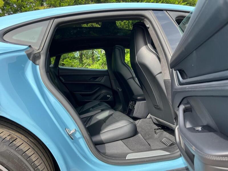 PORSCHE TAYCAN TURBO 93KWH 4d 671 BHP 1 OWNER FROM NEW|VAT QUALIFYING - U9724