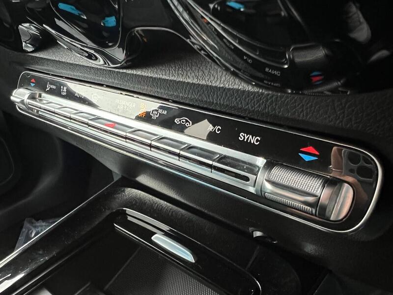 MERCEDES-BENZ GLB 1.3 GLB 200 AMG LINE 5d 161 BHP 1 FORMER KEEPER|FSH- SERVICED @42K - U9785