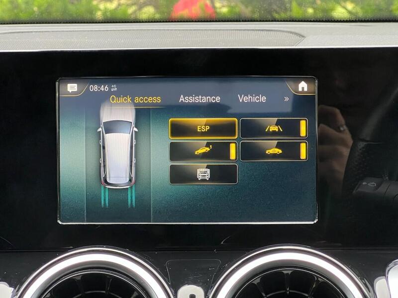 MERCEDES-BENZ GLB 1.3 GLB 200 AMG LINE 5d 161 BHP 1 FORMER KEEPER|FSH- SERVICED @42K - U9785