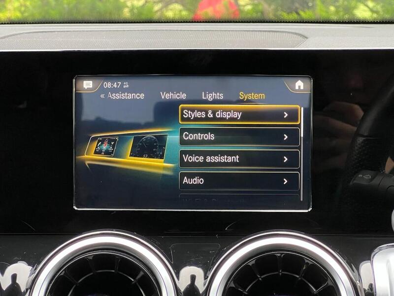 MERCEDES-BENZ GLB 1.3 GLB 200 AMG LINE 5d 161 BHP 1 FORMER KEEPER|FSH- SERVICED @42K - U9785