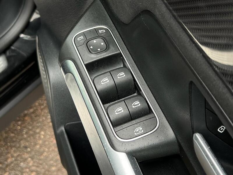 MERCEDES-BENZ GLB 1.3 GLB 200 AMG LINE 5d 161 BHP 1 FORMER KEEPER|FSH- SERVICED @42K - U9785